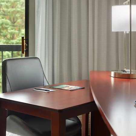 Hotel Courtyard By Marriott Raleigh Cary Exterior foto
